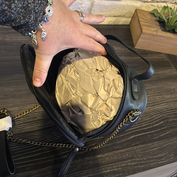 Nightmare before Christmas- Heart-Shaped Black Bag with Gold Chain - Picture 6 of 8